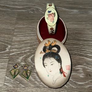 Trinket box with bracelet and earrings